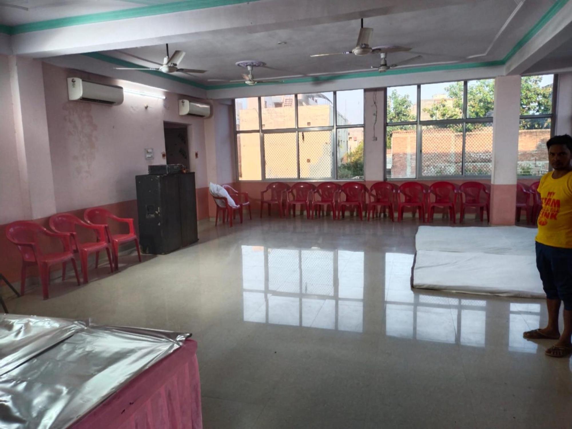 Goroomgo Varanasi Paradise Varanasi - Parking & Restaurant Available - Perfect Location And Comfortable Room Buitenkant foto