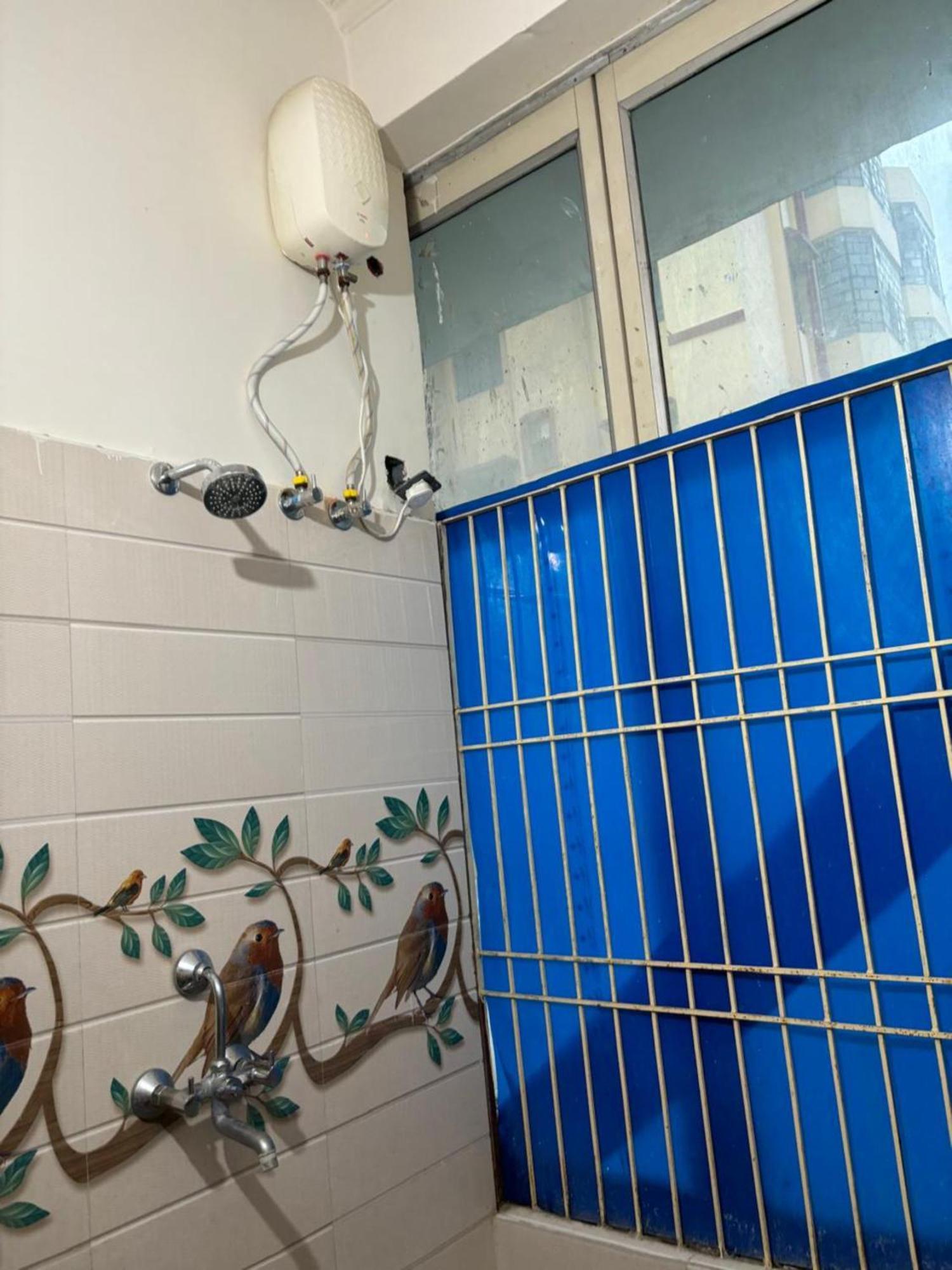 Goroomgo Varanasi Paradise Varanasi - Parking & Restaurant Available - Perfect Location And Comfortable Room Buitenkant foto